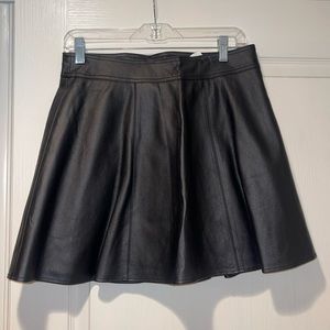 sz m. faux leather skirt. justfab.